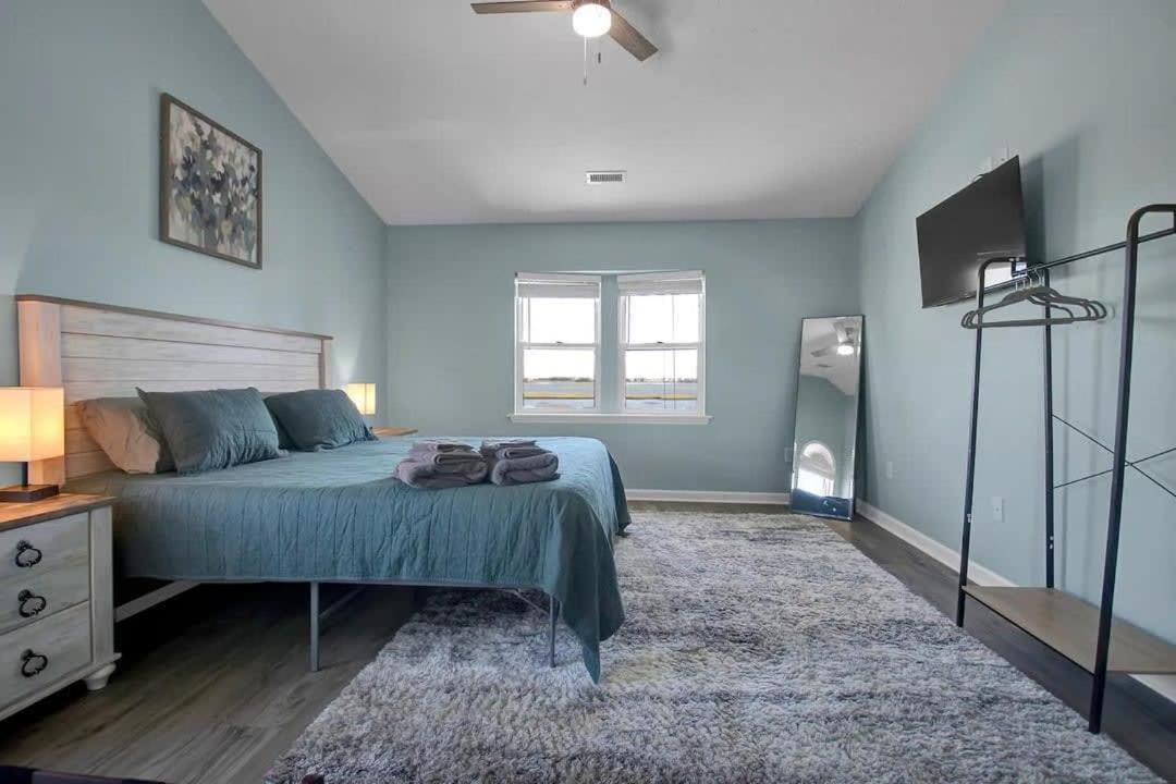 Surf City Serene Waterfront Vacation Home Kültér fotó